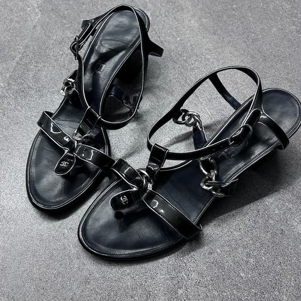 샤넬 멀티 체인 스트랩 샌달