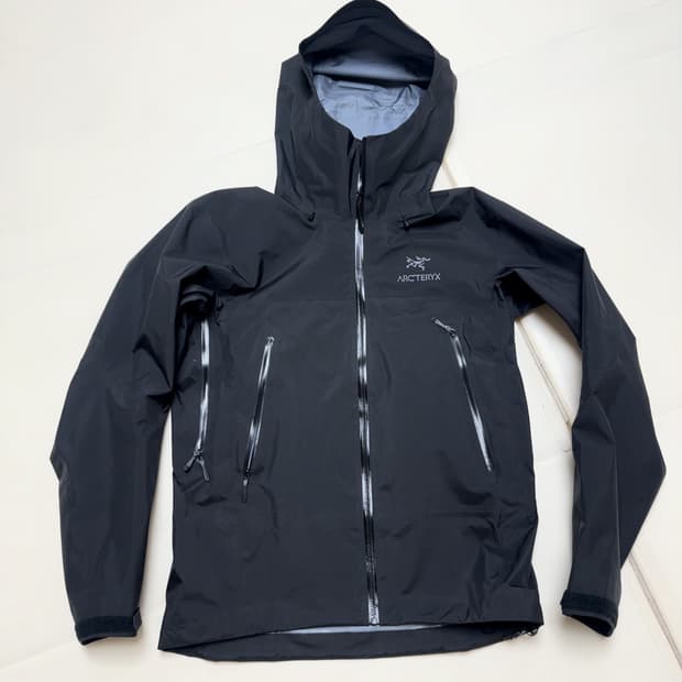 [교환] 아크테릭스 베타AR  블랙 스톰후드 M->L