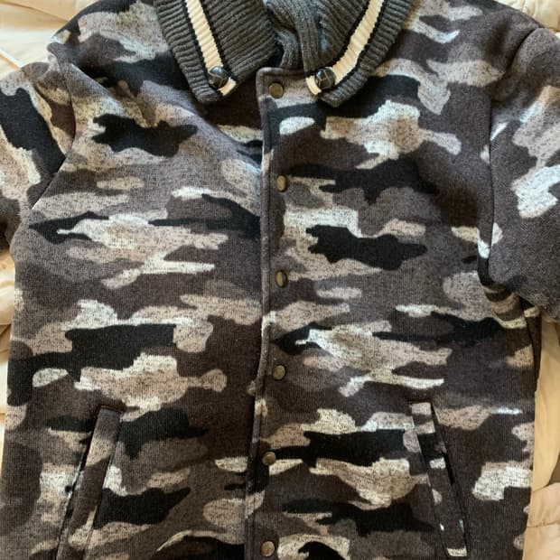 빈티지 카모 니트 자켓 팔아요 착샷있음!!