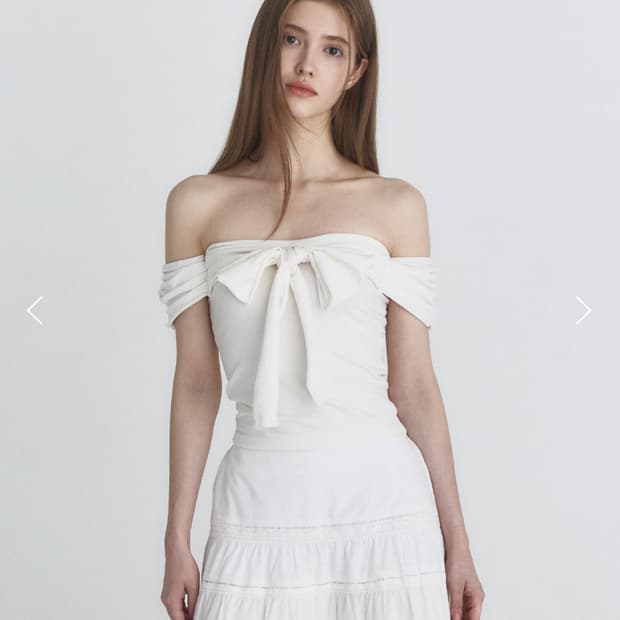 (새상품) 낫유어로즈 Notyourose 오프숄더 ribbon top