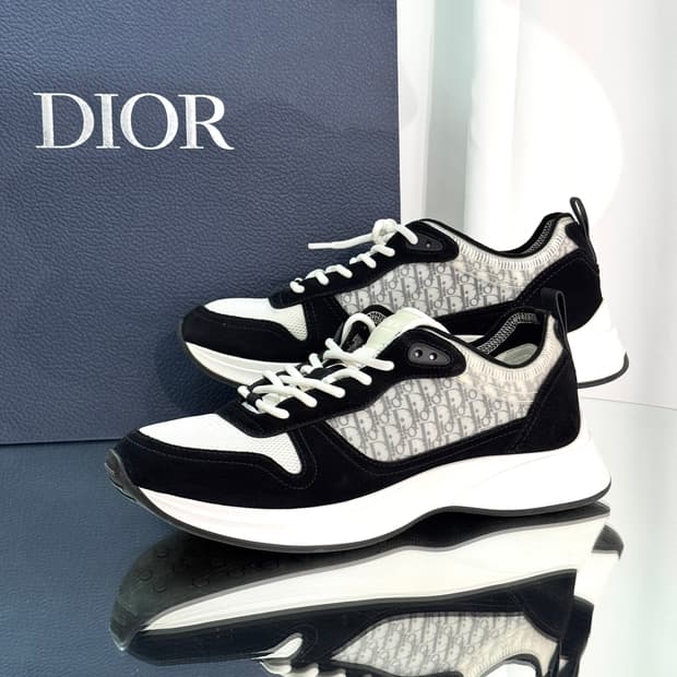 디올 B25 러너 스니커즈 42사이즈
새상품급 