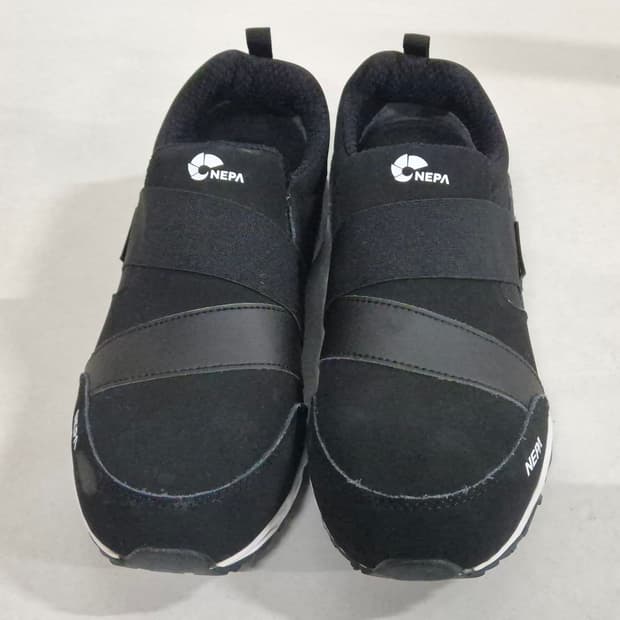 네파 L-51 안전화(270)재질: 외피는 소가죽/누벅, 중창은 파일론 