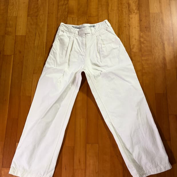 배드블러드 화이트 팬츠