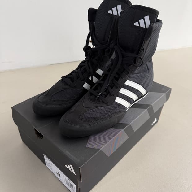 제니 애착 신발🖤 아디다스 복서 호그 250