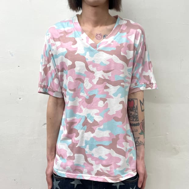  Pink camouflage V-neck T-shirt 