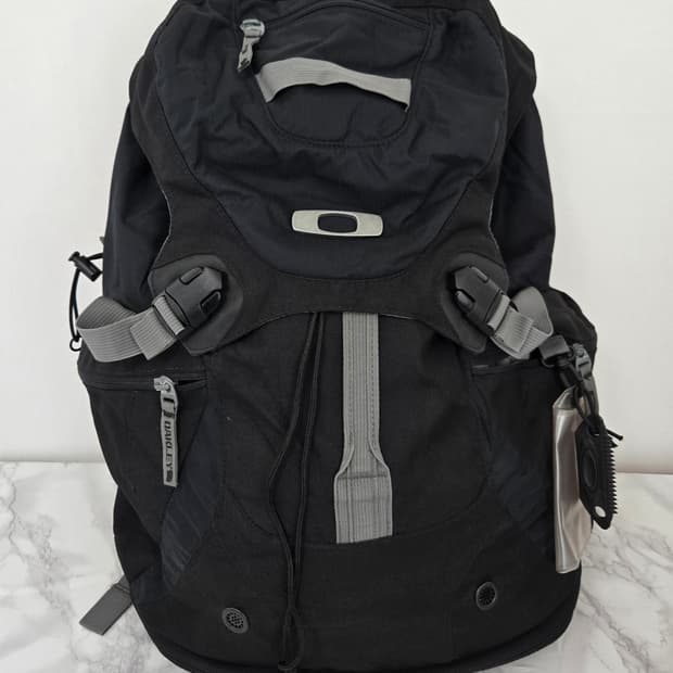 오클리 Y2K 유틸 서프팩 백팩