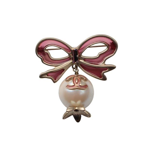 샤넬 볼드 진주 CC 리본 브로치