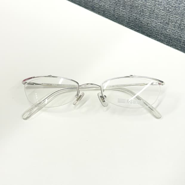 KSWISS 긱시크 실버 반무테 안경