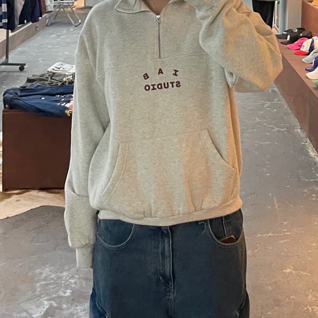 아이앱 스튜디오 오트밀 버건디 하프집업 H2000