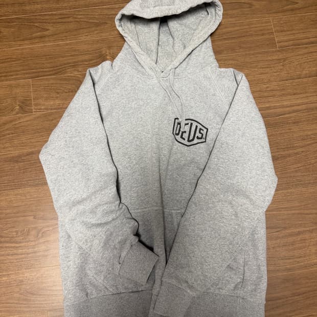 데우스 엑스마키나 후드티