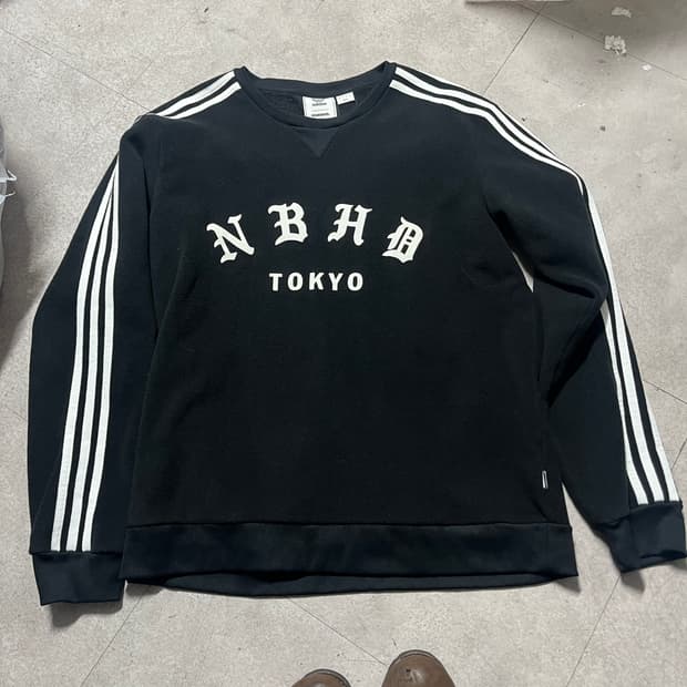 네이버후드 x 아디다스 블랙 후리스 맨투맨