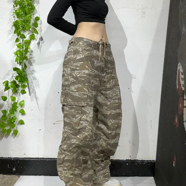 일본 빈티지 베이지 카모 허리 포인트 와이드 카고 팬츠 