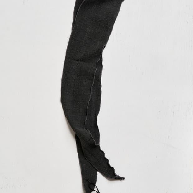 Textured roll scarf charcoal
