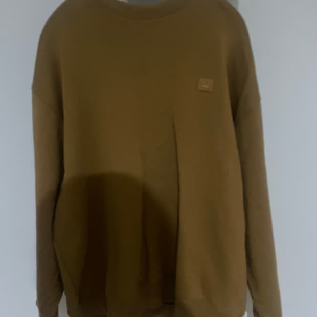 아크네 스튜디오 맨투맨 S 라이트 브라운