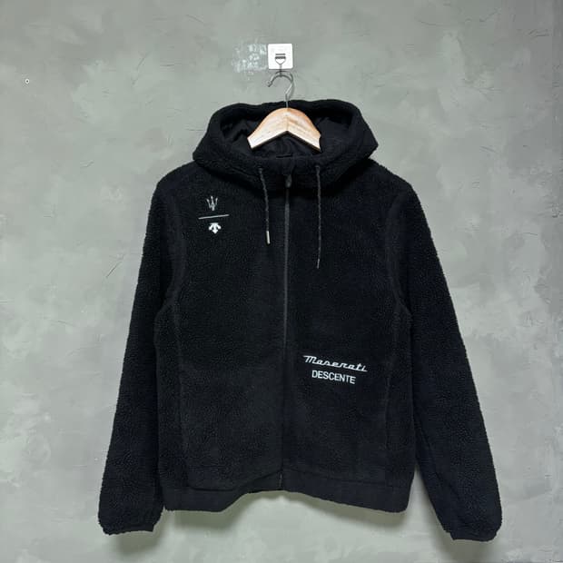 데상트 마세라티 플리스