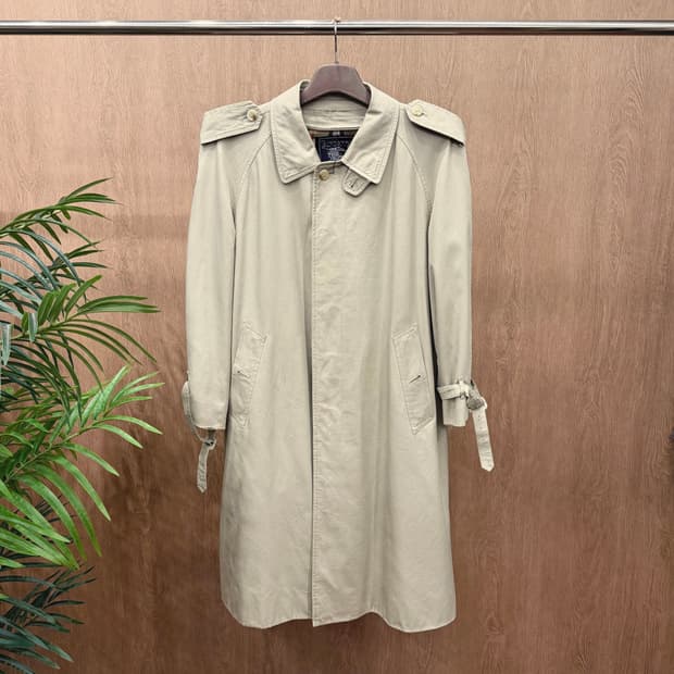 버버리 트렌치 코트 견장 백 스톰 플랫 슬리브 스트랩 디테일 베이지