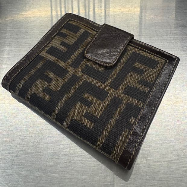 펜디 모노그램 주카 캔버스 지갑