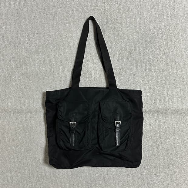 프라다 포코노 더블 포켓 토트백