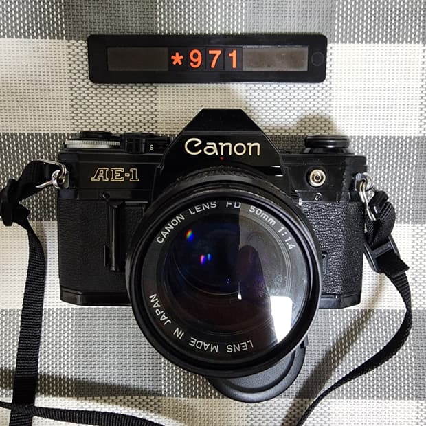 캐논 AE-1 필름카메라 1.4 단렌즈 블랙바디