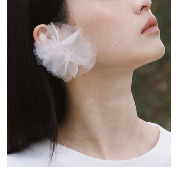 X CELLOTHANEJSHEER PETAL EARRING 포지베일