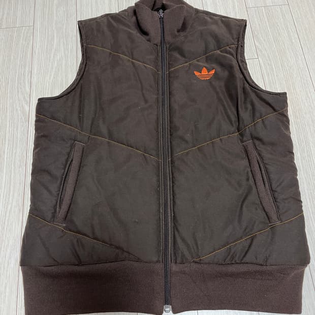 아디다스 브라운 패딩 조끼 L