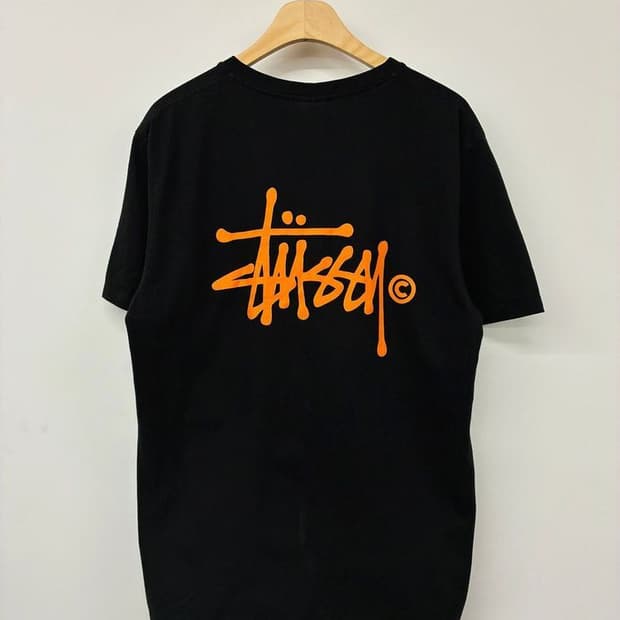 스투시 오렌지 스탁로고 코튼 반팔 티셔츠 PN9795