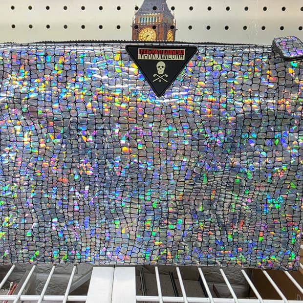 마크앤로나 클러치백 스컬 해골 홀로그램 BF33