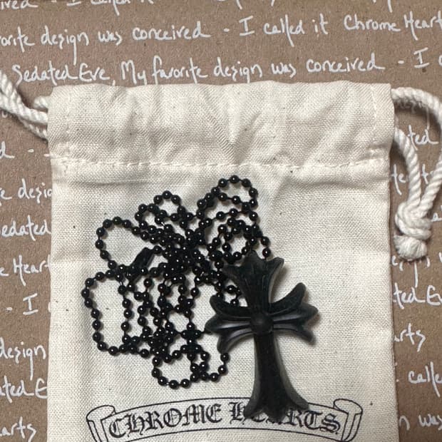 크롬하츠 실리크롬 크로스 팬던트 블랙