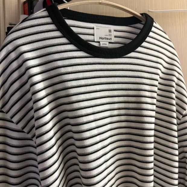 홀리선 X 호수 포웰 스트라이프 티 L