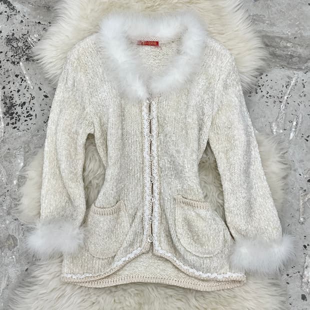 윈터페어리 퍼 버튼 탑