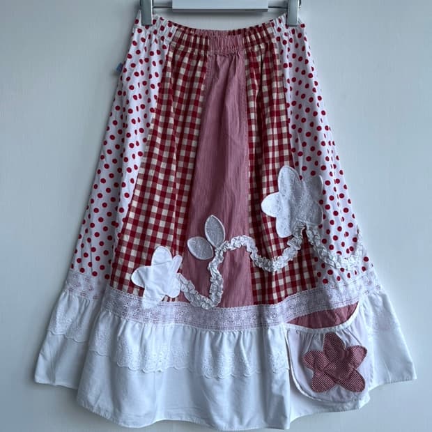 R.2 레드 자수 롱 스커트