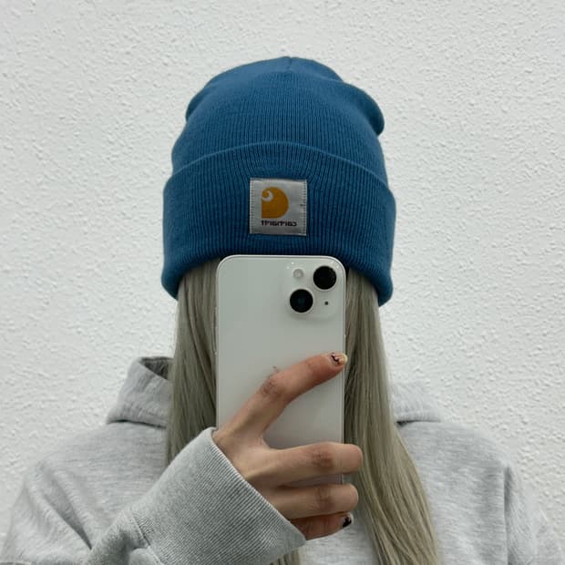 칼하트 센터로고 소라 비니