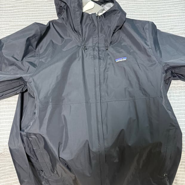 파타고니아 바람막이입니다 팝니다!
