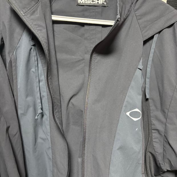 미스치프 롬버스 바람막이 블랙 m사이즈 판매합니다