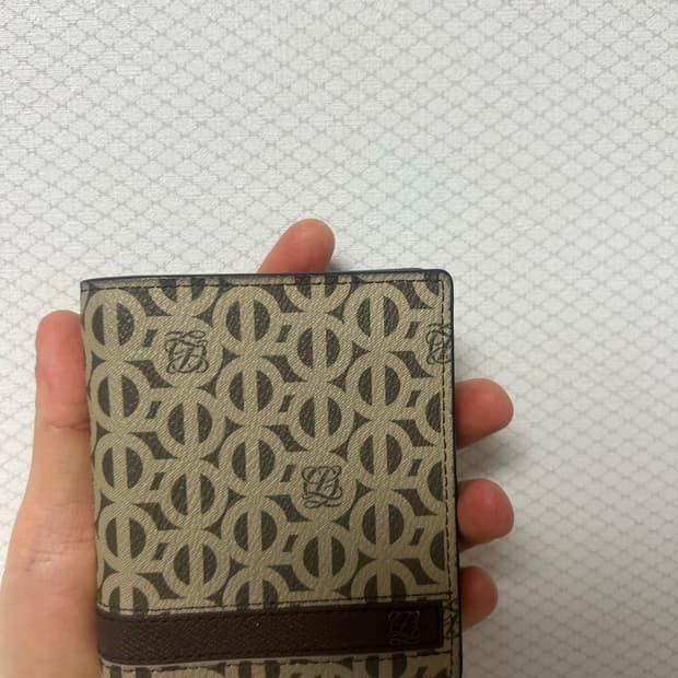 루이까또즈 지갑 