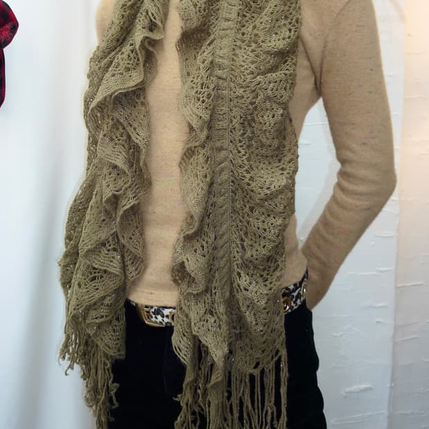 brown leaves muffler