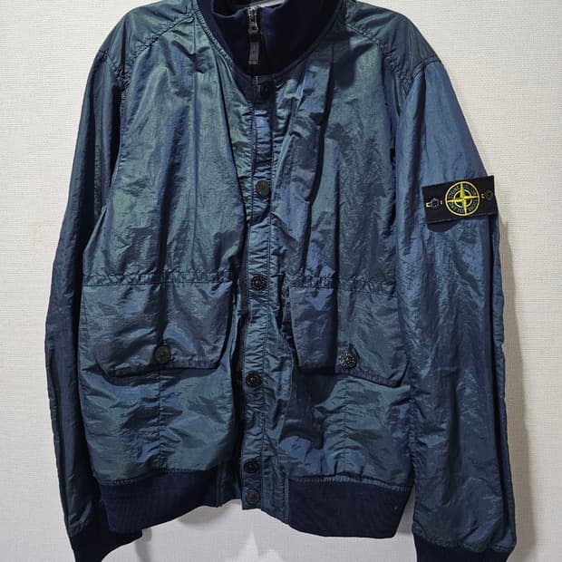 정품 스톤아일랜드 바람막이 점퍼 100 / L