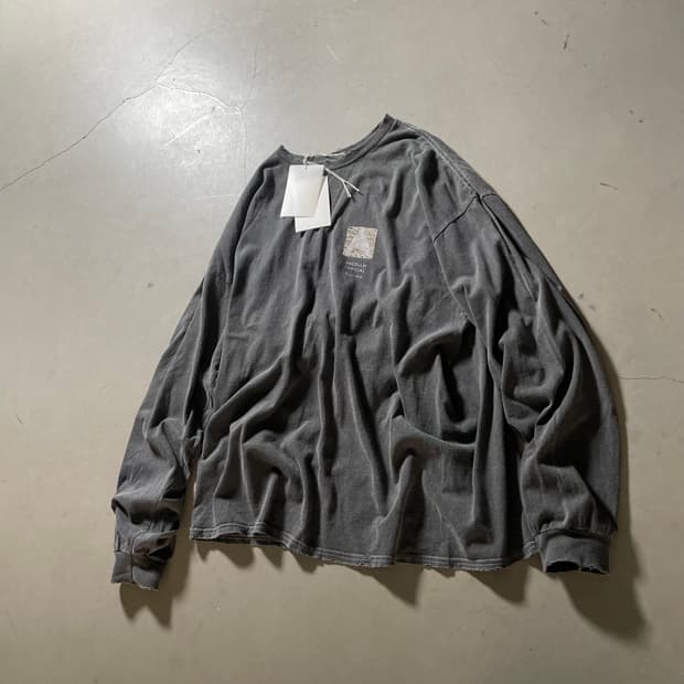 안셀룸 Logo Long Sleeve T-shirt