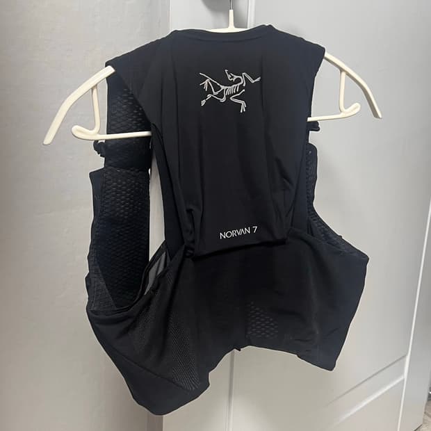 아크테릭스 노반7 러닝베스트 S