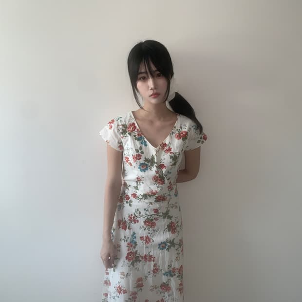Floral v neck dress(ivory)