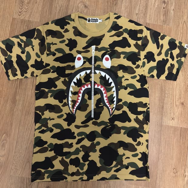 급처)베이프 황계 퍼스트 카모 샤크 반팔 티셔츠 XL