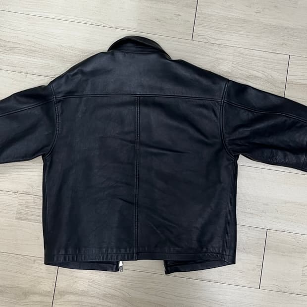 비바스튜디오 레더자켓