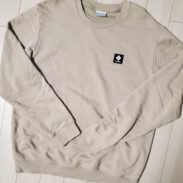 컬럼비아 맨투맨 긴팔티 (약기모) 사이즈105xl

여러 중고사이트에도 