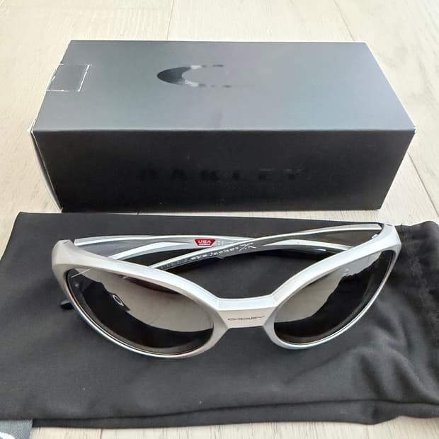 오클리 아이자켓 실버