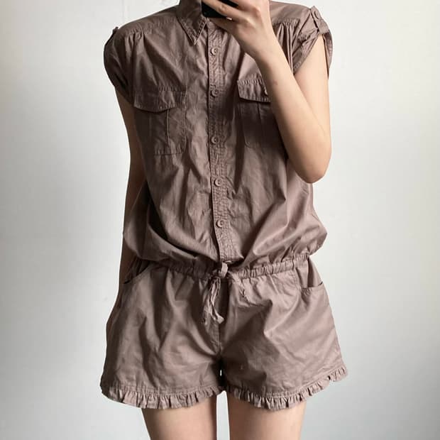 카고 프릴 점프 수트