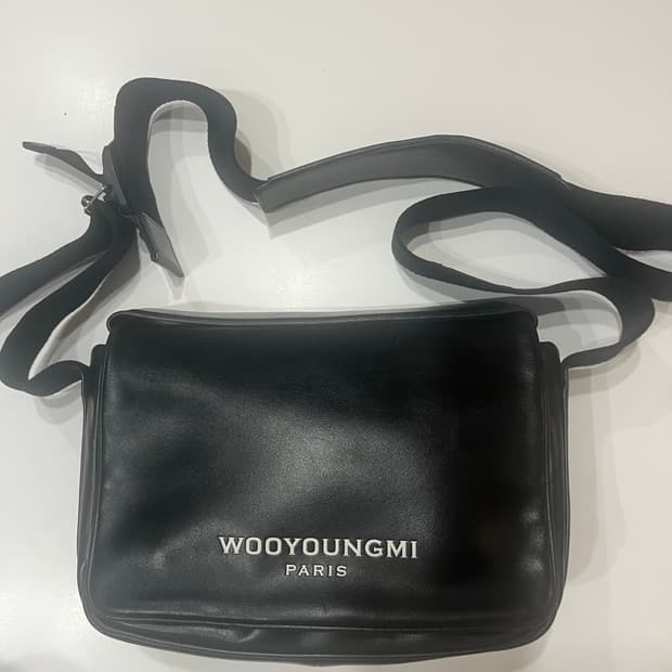 우영미크로스백