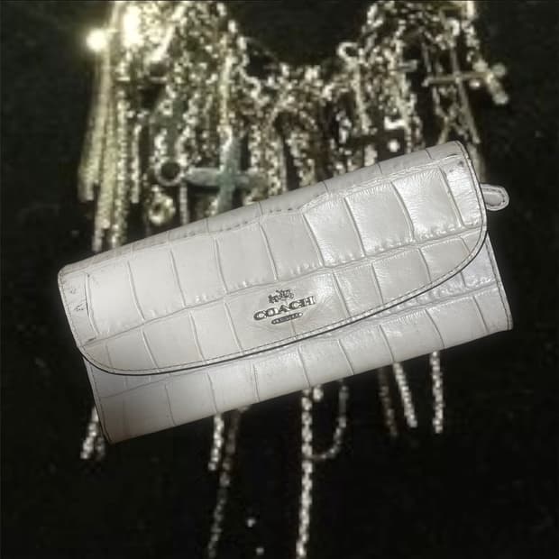 *Coach* Wallet y2k 00s 아이보리펄 레더 오네갸루 장지갑