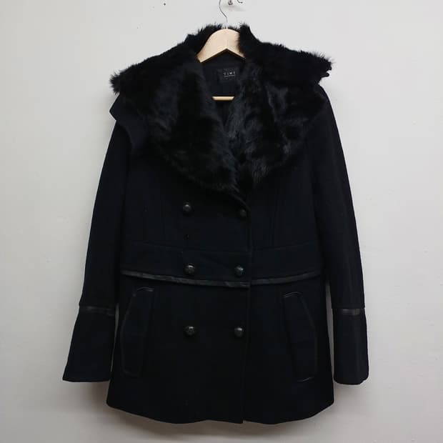 타임 포스트모던 블랙 퍼 카라 울 하프 코트 55