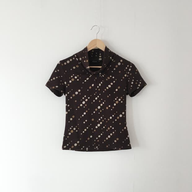 half neck dot top