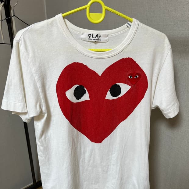 꼼대가르송 화이트 빅 하트 반팔 티셔츠